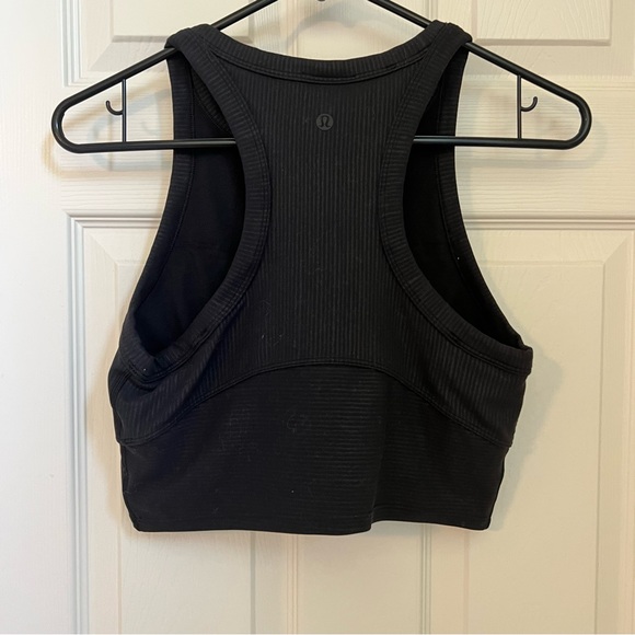 Lululemon black cropped tank top size 8 medium - Picture 3 of 3